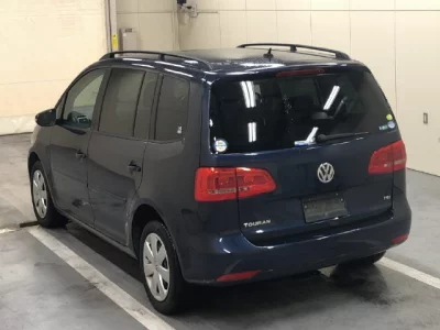 VOLKSWAGEN GOLF TOURAN