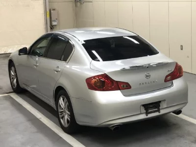 NISSAN SKYLINE