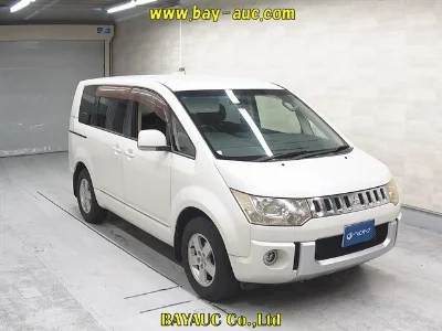 MITSUBISHI DELICA D5