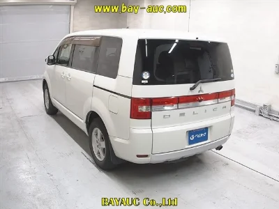 MITSUBISHI DELICA D5