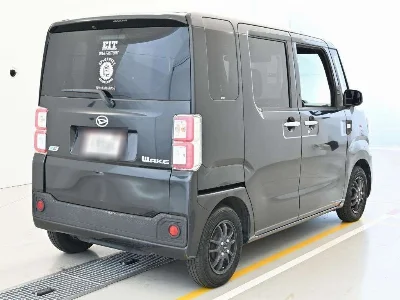 DAIHATSU WAKE