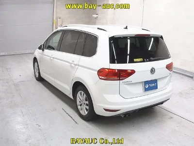 VOLKSWAGEN GOLF TOURAN