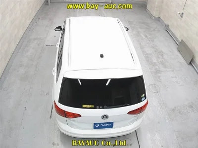 VOLKSWAGEN GOLF TOURAN