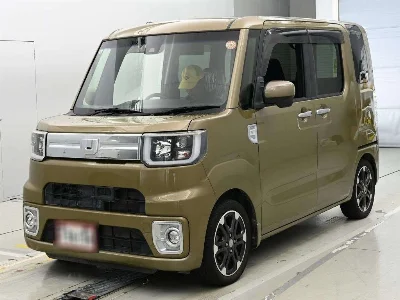 DAIHATSU WAKE