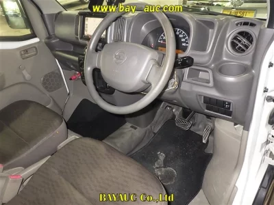 NISSAN CLIPPER VAN