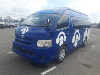 TOYOTA HIACE
