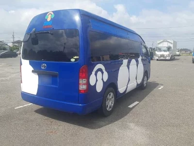 TOYOTA HIACE