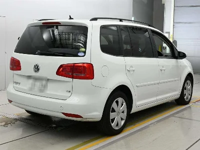 VOLKSWAGEN GOLF TOURAN