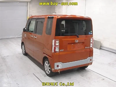 DAIHATSU WAKE