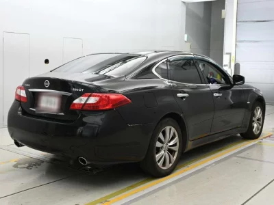 NISSAN FUGA