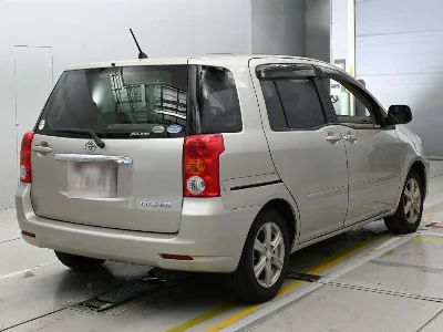 TOYOTA RAUM