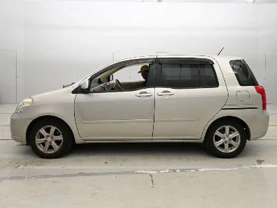 TOYOTA RAUM