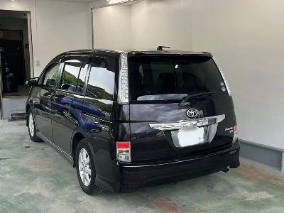TOYOTA ISIS