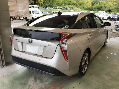 TOYOTA PRIUS