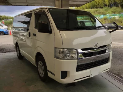 TOYOTA HIACE VAN