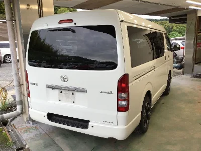TOYOTA HIACE VAN