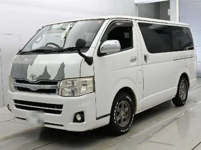 TOYOTA HIACE VAN