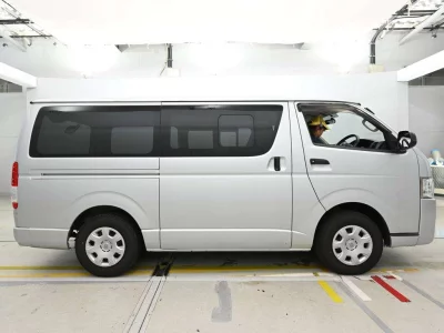 TOYOTA REGIUS VAN