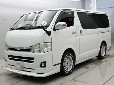 TOYOTA HIACE VAN
