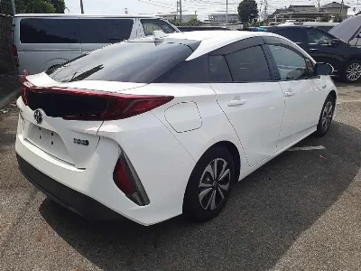 TOYOTA PRIUS PHV