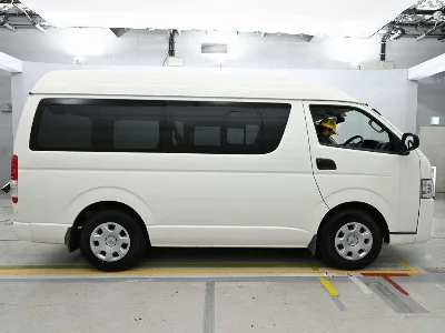 TOYOTA REGIUS VAN