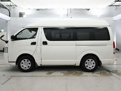 TOYOTA REGIUS VAN