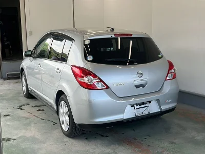 NISSAN TIIDA