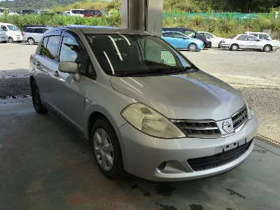 NISSAN TIIDA