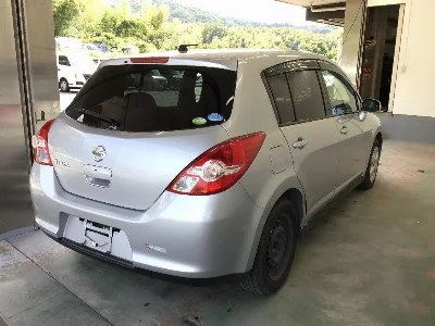 NISSAN TIIDA