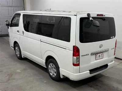 TOYOTA REGIUS VAN