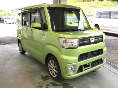 DAIHATSU WAKE