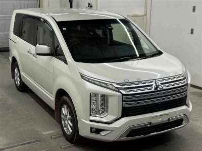 MITSUBISHI DELICA D5