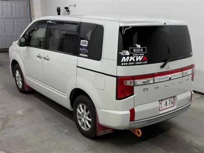 MITSUBISHI DELICA D5