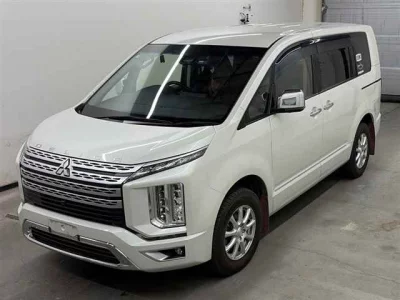 MITSUBISHI DELICA D5