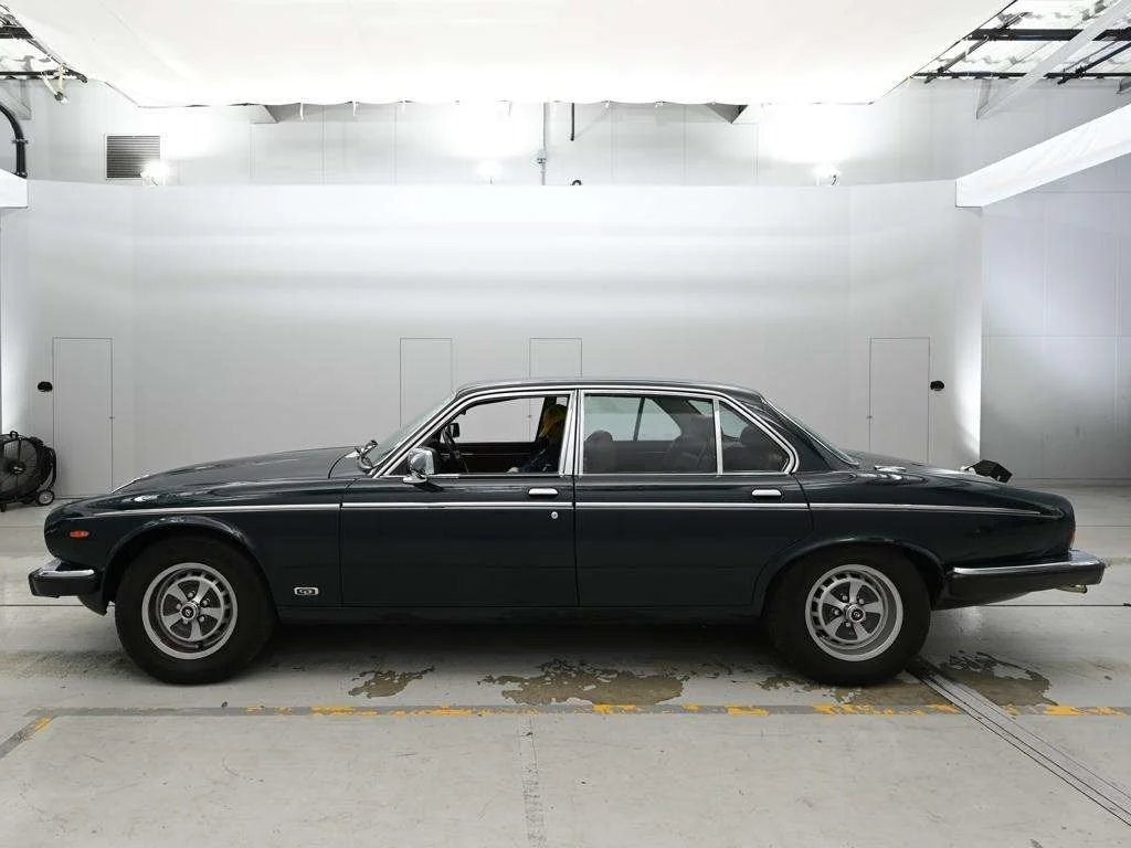 Daimler DAIMLER  с аукциона в Японии