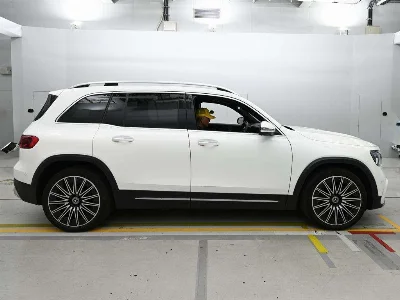 MERCEDES BENZ GLB