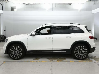 MERCEDES BENZ GLB