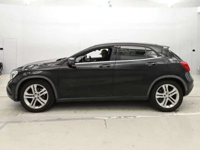 MERCEDES BENZ GLA
