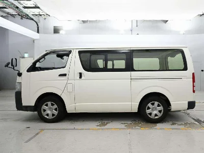 TOYOTA REGIUS VAN
