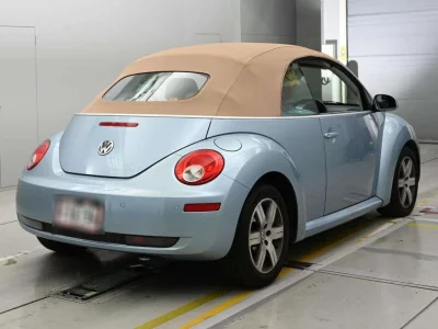 VOLKSWAGEN NEW BEETLE