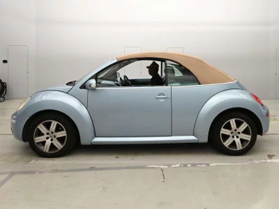 VOLKSWAGEN NEW BEETLE