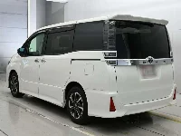 Цена авто Toyota Voxy с аукционов Японии, номер кузова ZRR80W, пробег 48 000, оценка 3