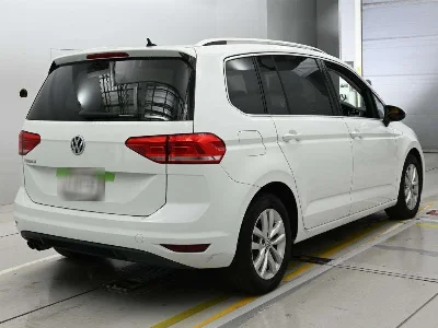 VOLKSWAGEN GOLF TOURAN