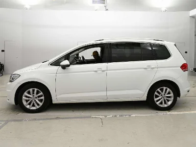 VOLKSWAGEN GOLF TOURAN