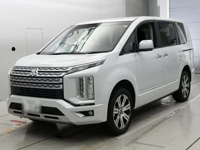 MITSUBISHI DELICA D5
