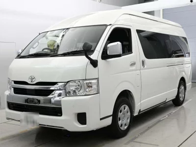 TOYOTA HIACE