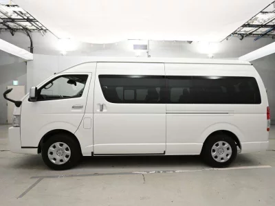 TOYOTA HIACE