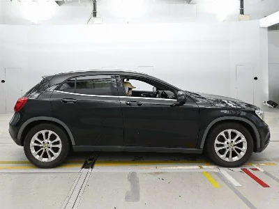 MERCEDES BENZ GLA