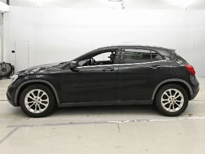 MERCEDES BENZ GLA