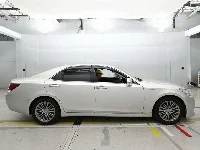 Toyota CROWN HYBRID